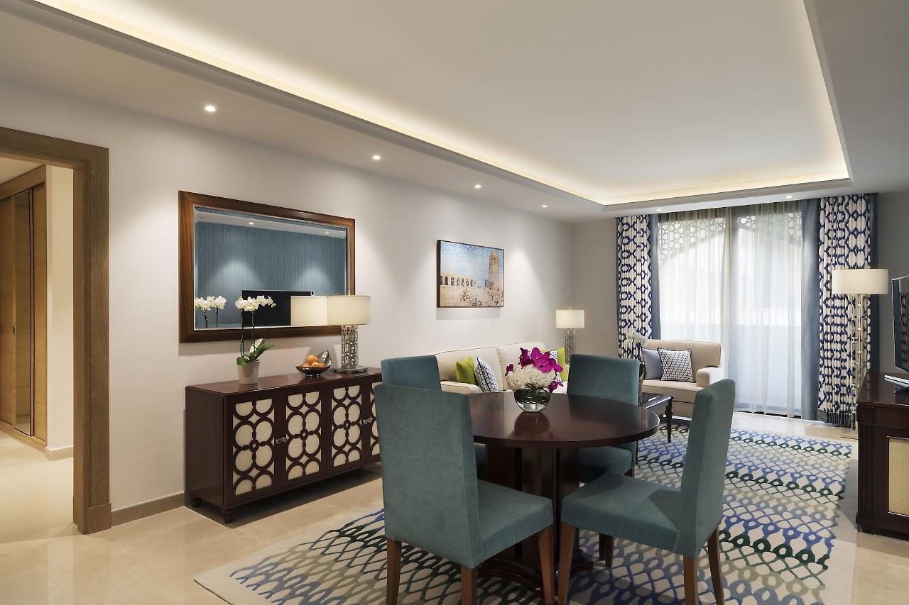 Al Najada Doha Hotel By Tivoli Екстериор снимка A dining room
