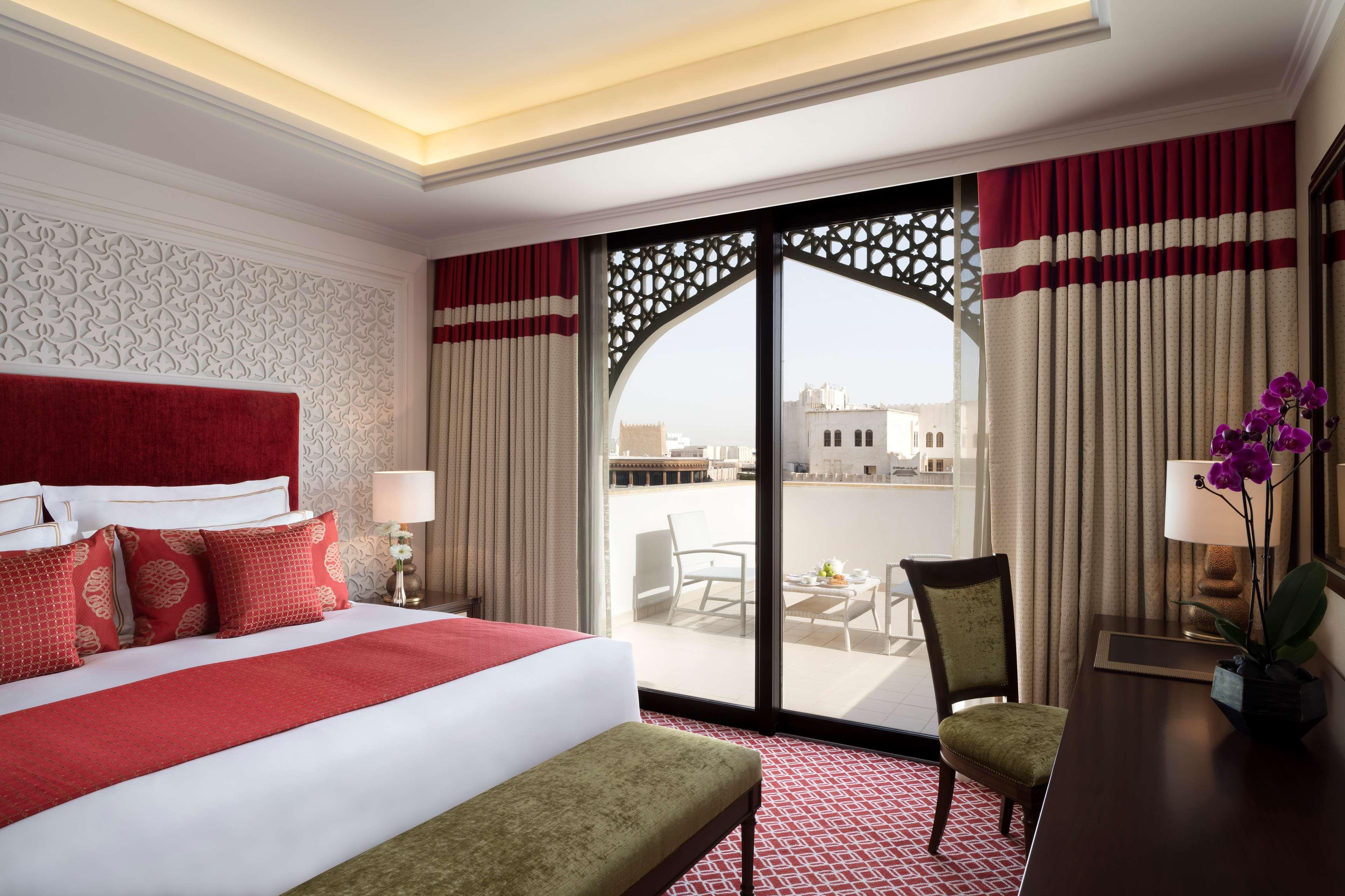 Al Najada Doha Hotel By Tivoli Екстериор снимка A guest room at the Ritz-Carlton, DIFC