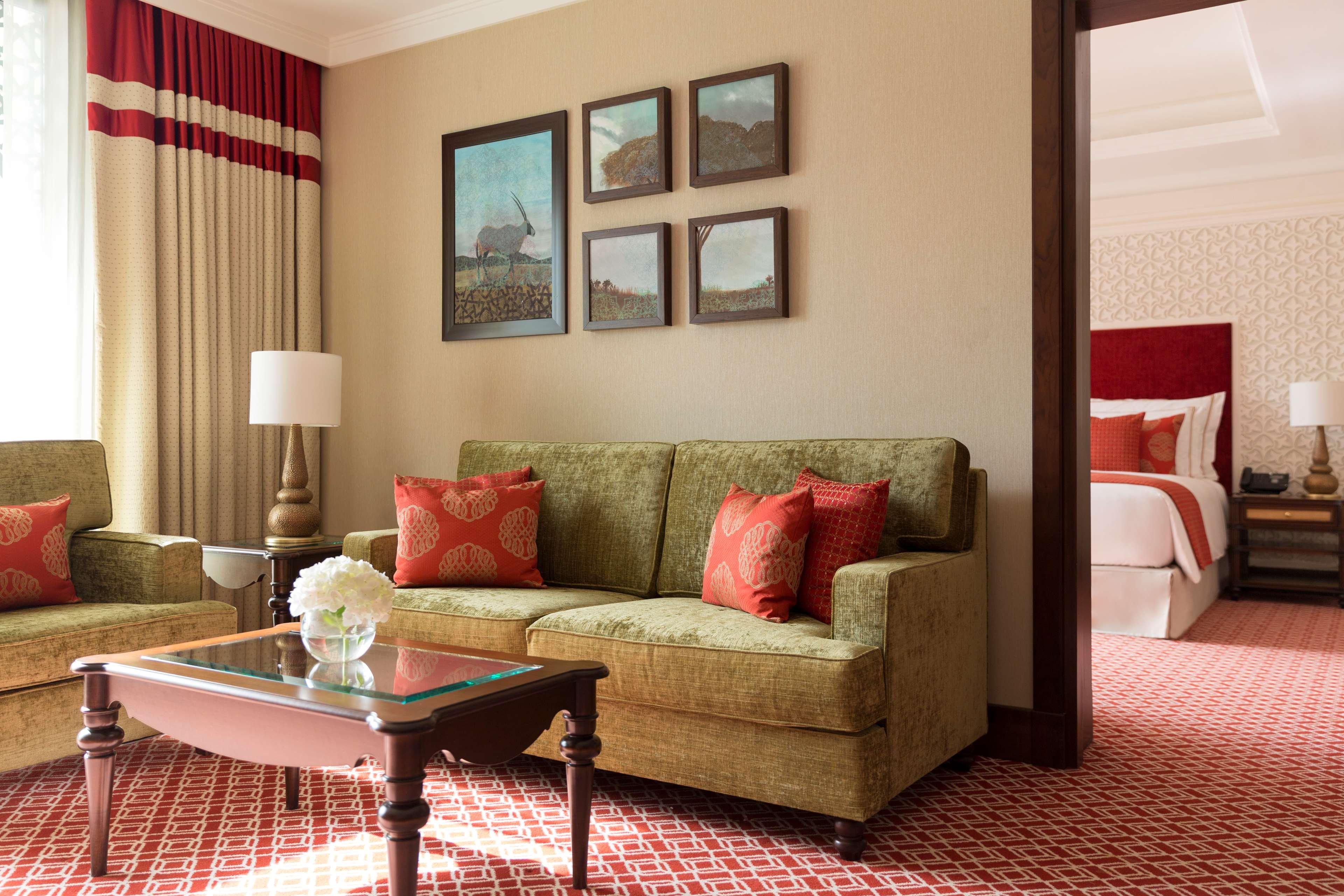 Al Najada Doha Hotel By Tivoli Екстериор снимка A suite at the Fairmont
