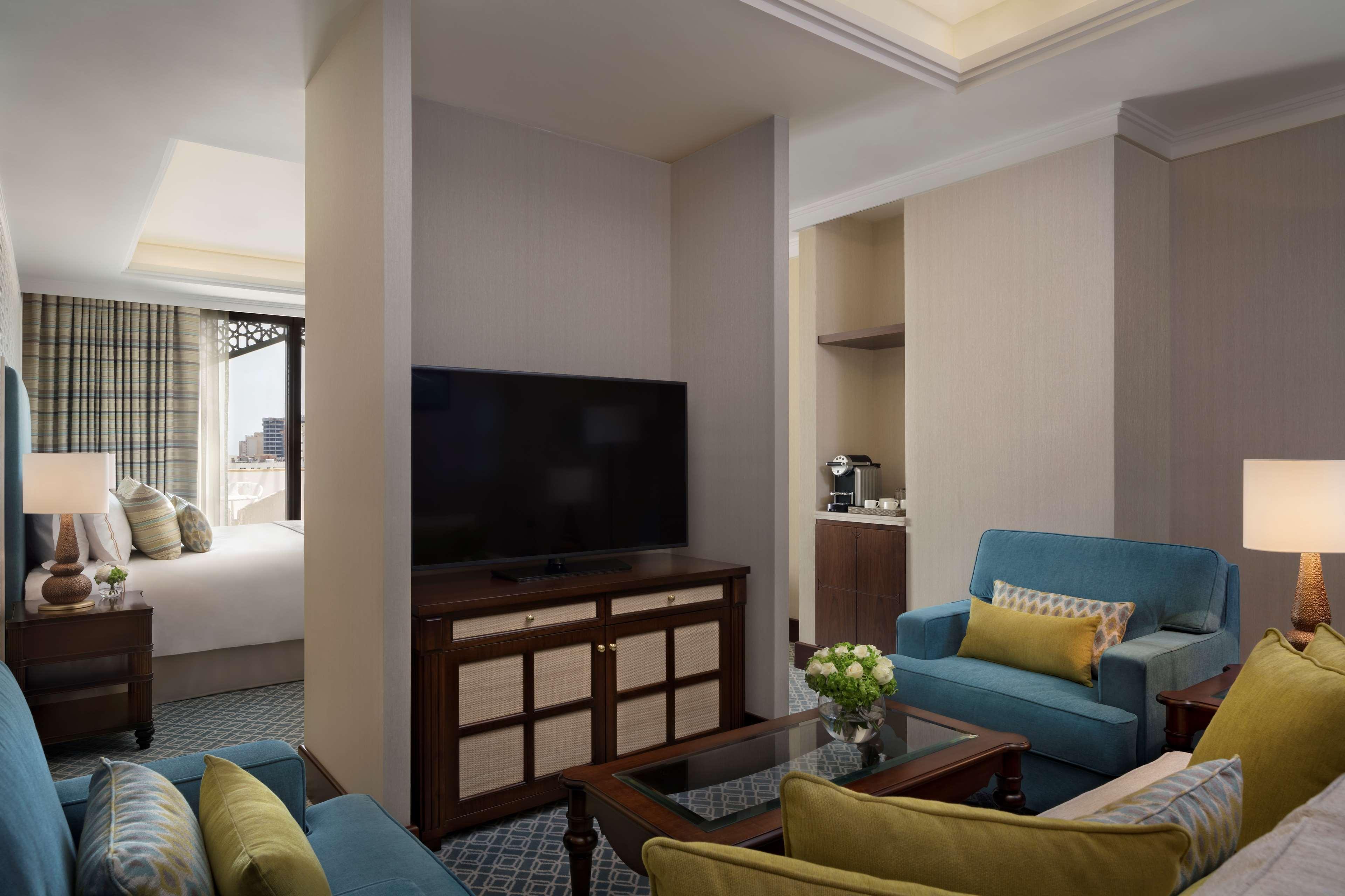 Al Najada Doha Hotel By Tivoli Екстериор снимка A suite at the hotel